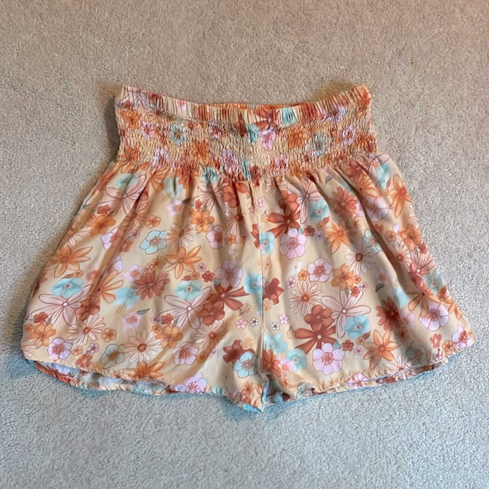 Lotus and Luna NEVER WORN floral print shorts size s/m